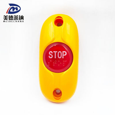 Αμαξοστοιχίες Φωτοηλεκτρική επαγωγή Πίσω πόρτα Πανικός για τους επιβάτες που κατεβαίνουν από το λεωφορείο